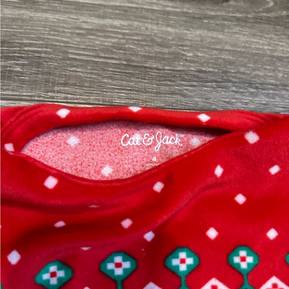 The Children’s Place Santa 4 and Cat & Jack Christmas Pajamas - Picture 5 of 10